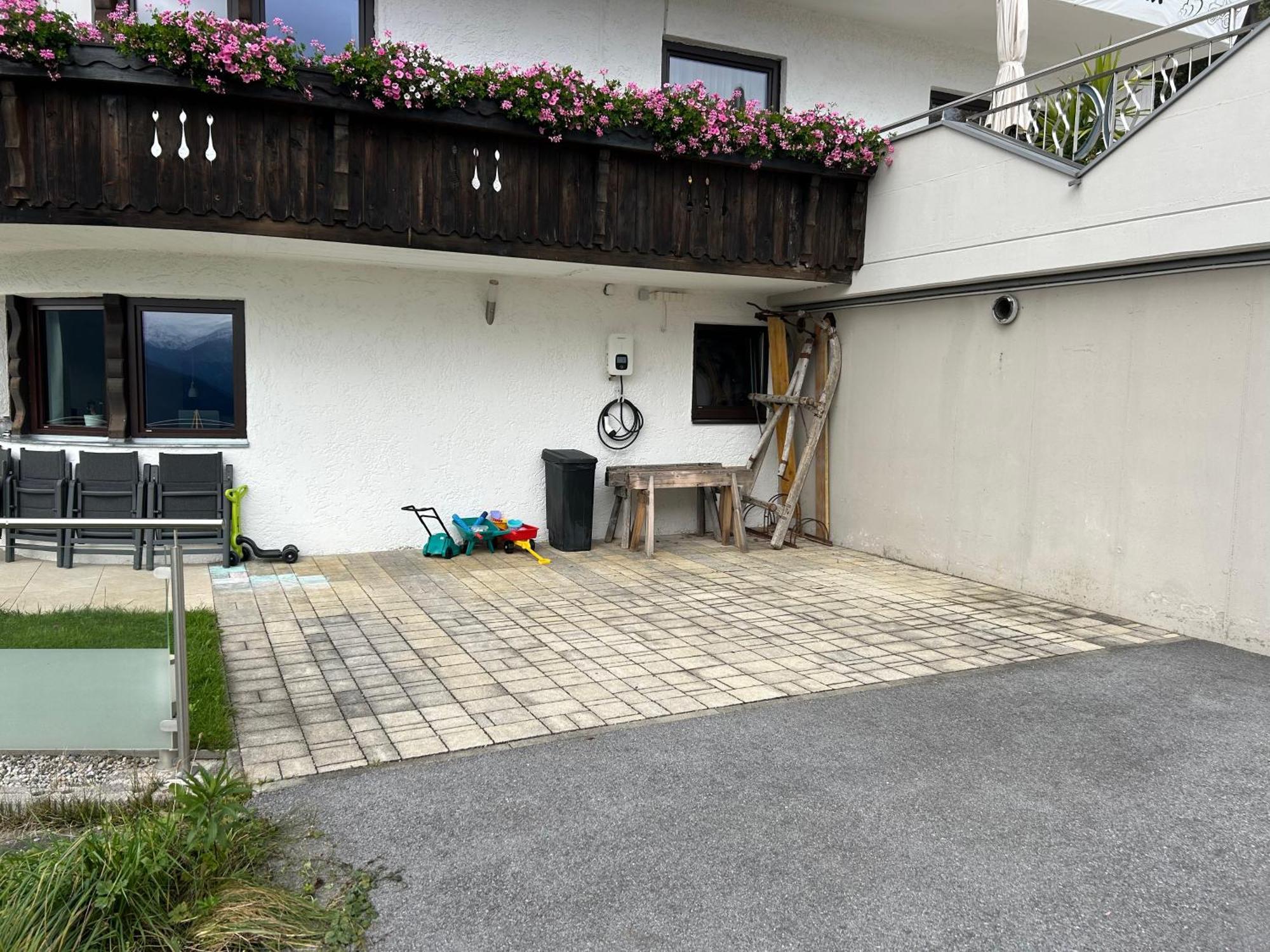 Koflers Ferienwohnungen Oberperfuss Exterior foto